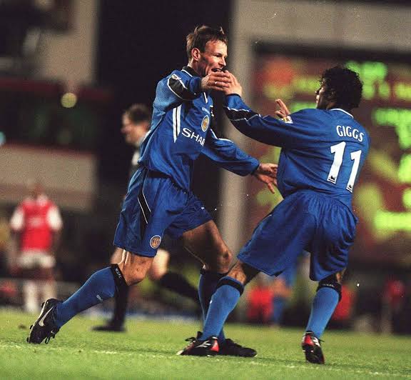 Manchester United 1997 Visitante 4